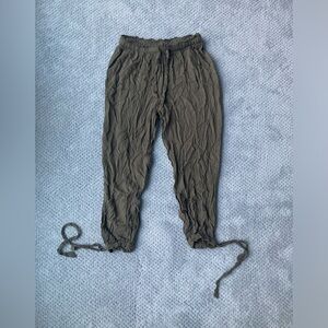 Lulu's Olive Green Capri Pants Girls Large